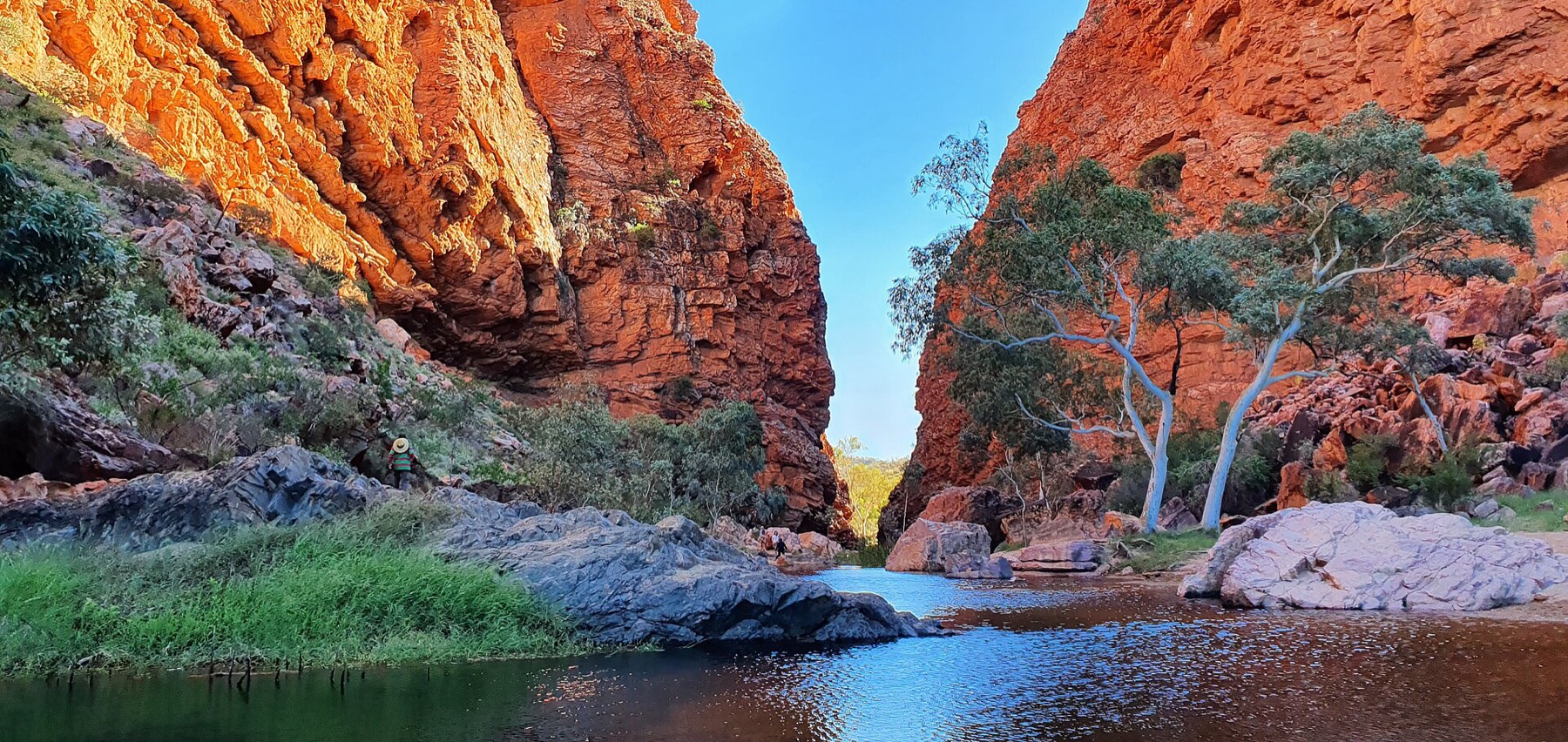 Austrália 2026: 30 lugares mais lindos + dicas práticas 24 Desfiladeiro Ormiston Gorge na cordilheira West MacDonnell