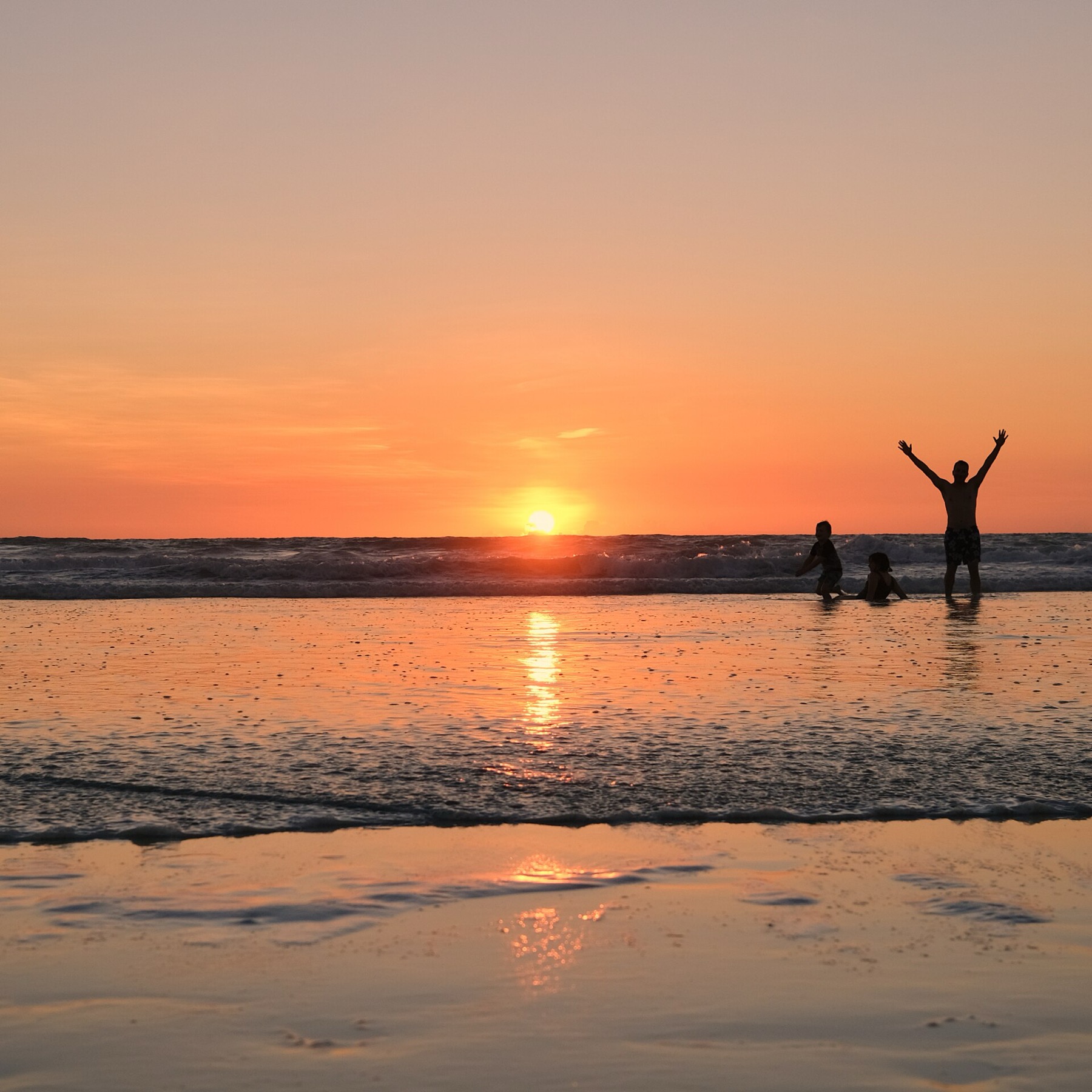 Austrália 2026: 30 lugares mais lindos + dicas práticas 32 Caravana de camelos em Cable Beach, em Broome
