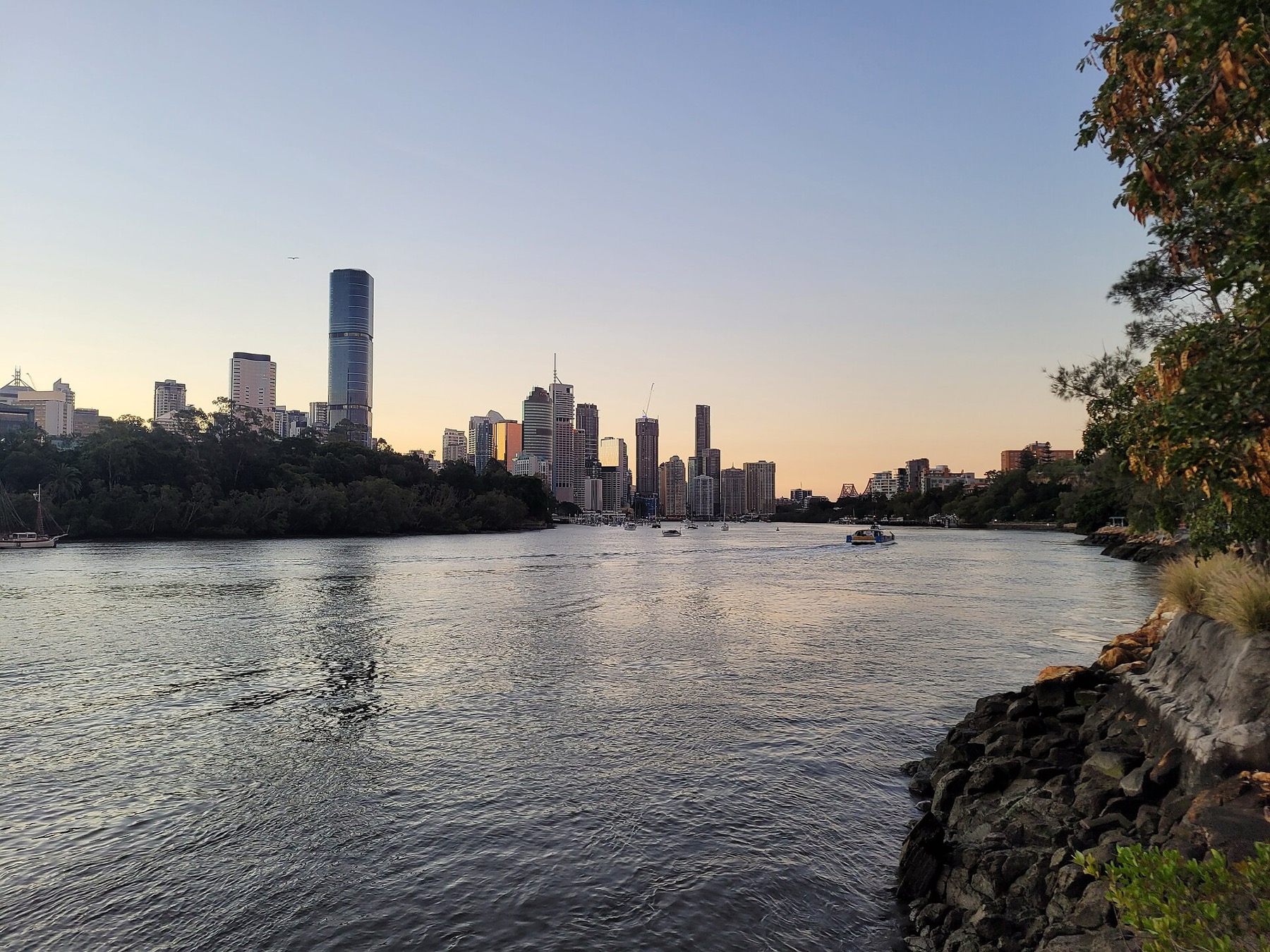 Brisbane, Austrália 2026: 20 dicas do que ver e fazer 6 Vista do Kangaroo Point para o centro de Brisbane ao entardecer