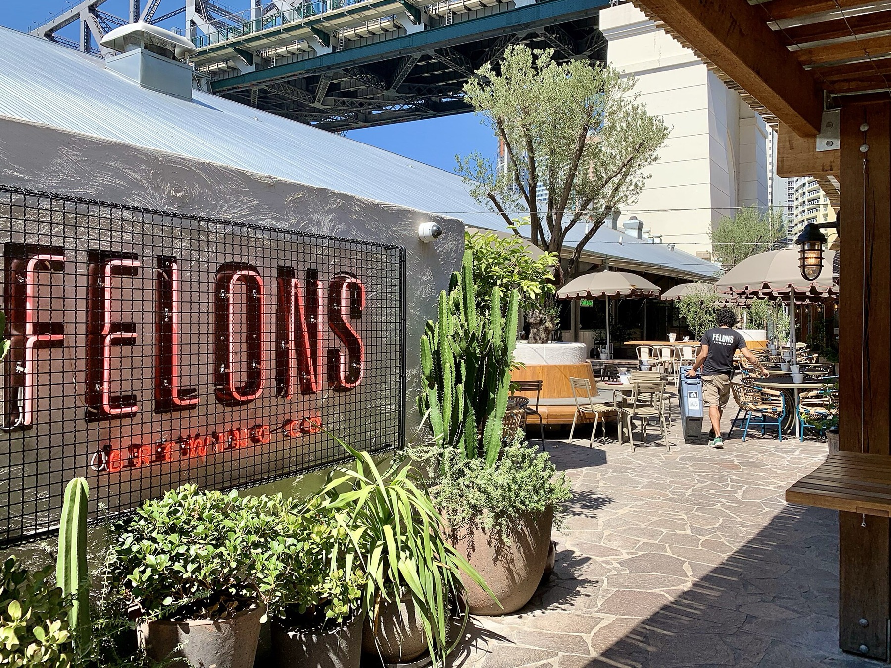 Brisbane, Austrália 2026: 20 dicas do que ver e fazer 7 Cervejaria Felons Brewing Co. em Howard Smith Wharves