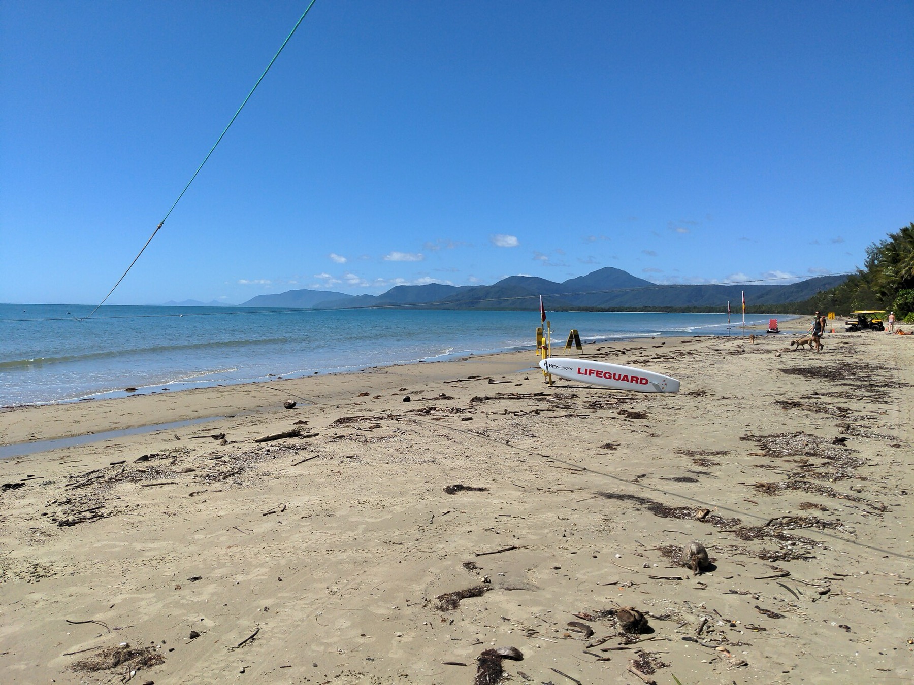 Cairns a Daintree: 18 tipů, co vidět v bráně do tropů 15 Four Mile Beach z vyhlídky Flagstaff Hill