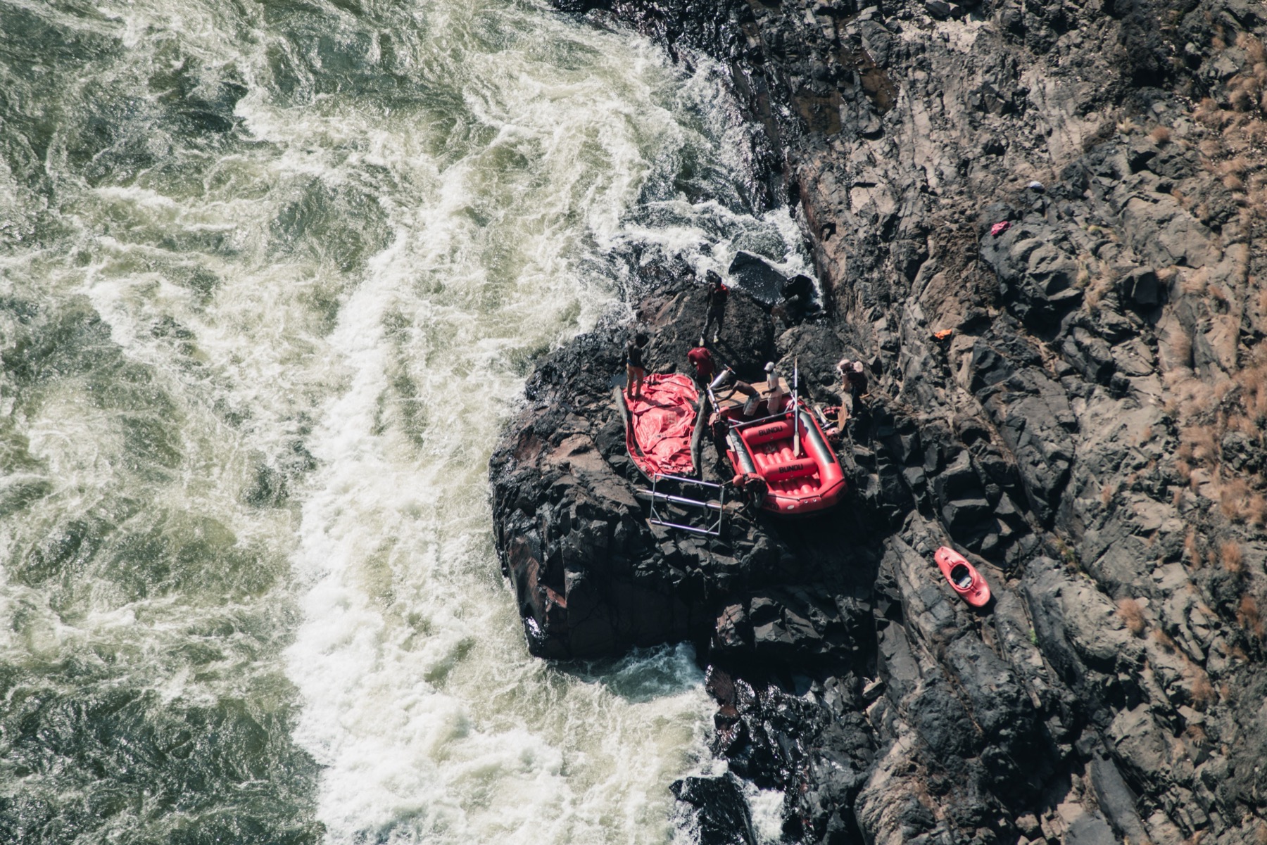 Cairns a Daintree: 18 tipů, co vidět v bráně do tropů 20 Rafting na divoké vodě