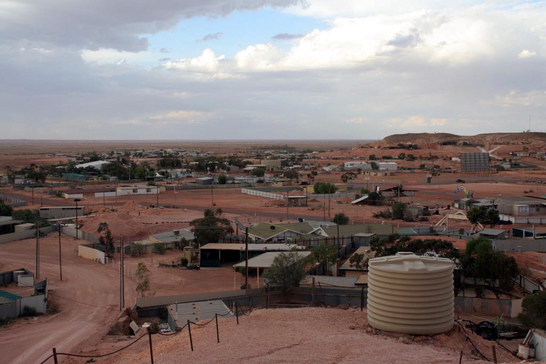 Coober Pedy, Austrálie: 8 tipů, co vidět ve městě, které se schovalo pod zem 1 Coober Pedy