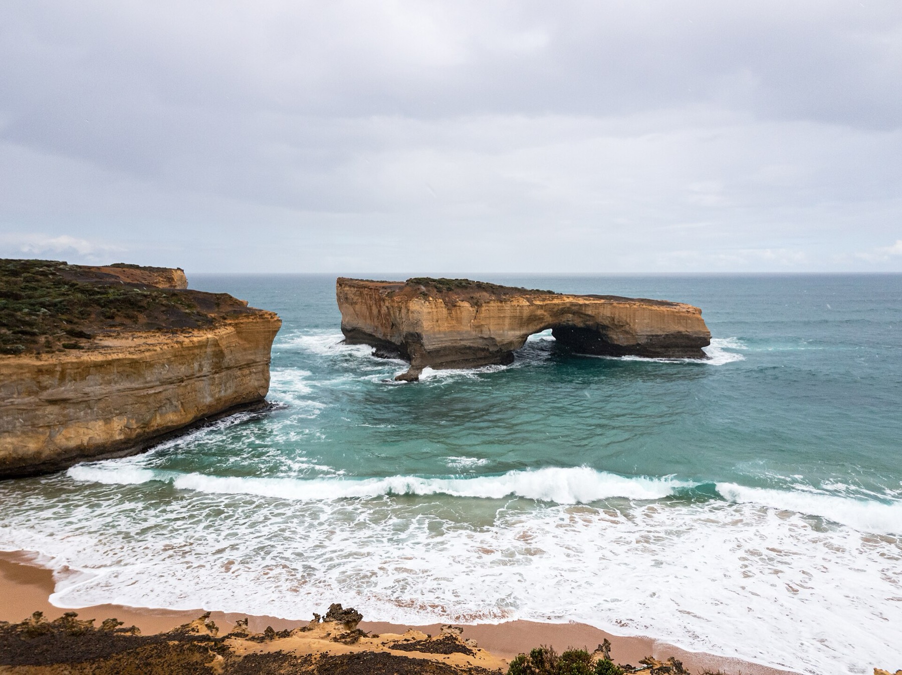Great Ocean Road, Austrálie: 14 zastávek a itinerář na 2 dny 17 London Bridge