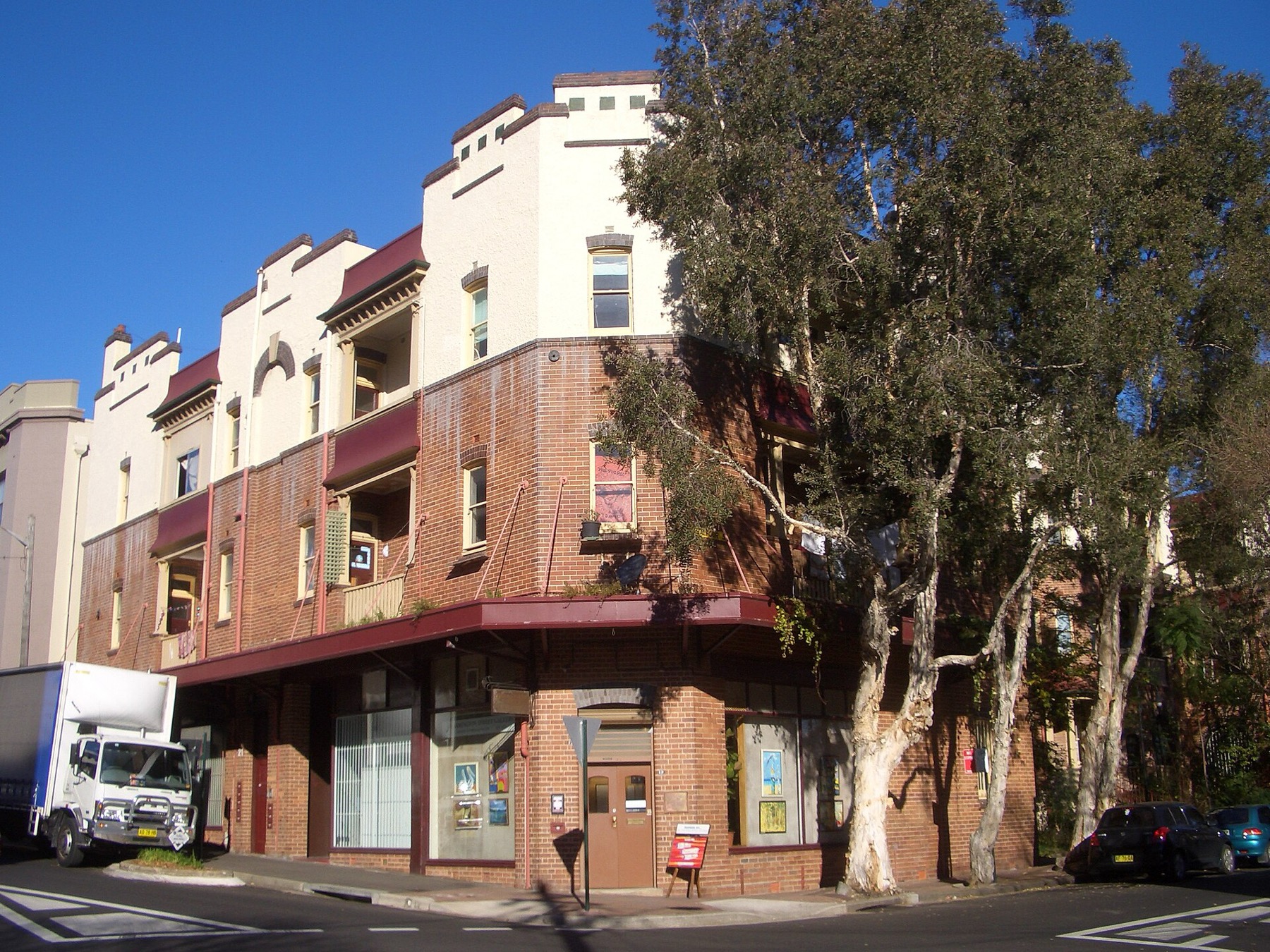Unde să stai în Sydney, Australia în 2026: cartiere și 21 de hoteluri verificate 13 Construcții moderne în Chippendale