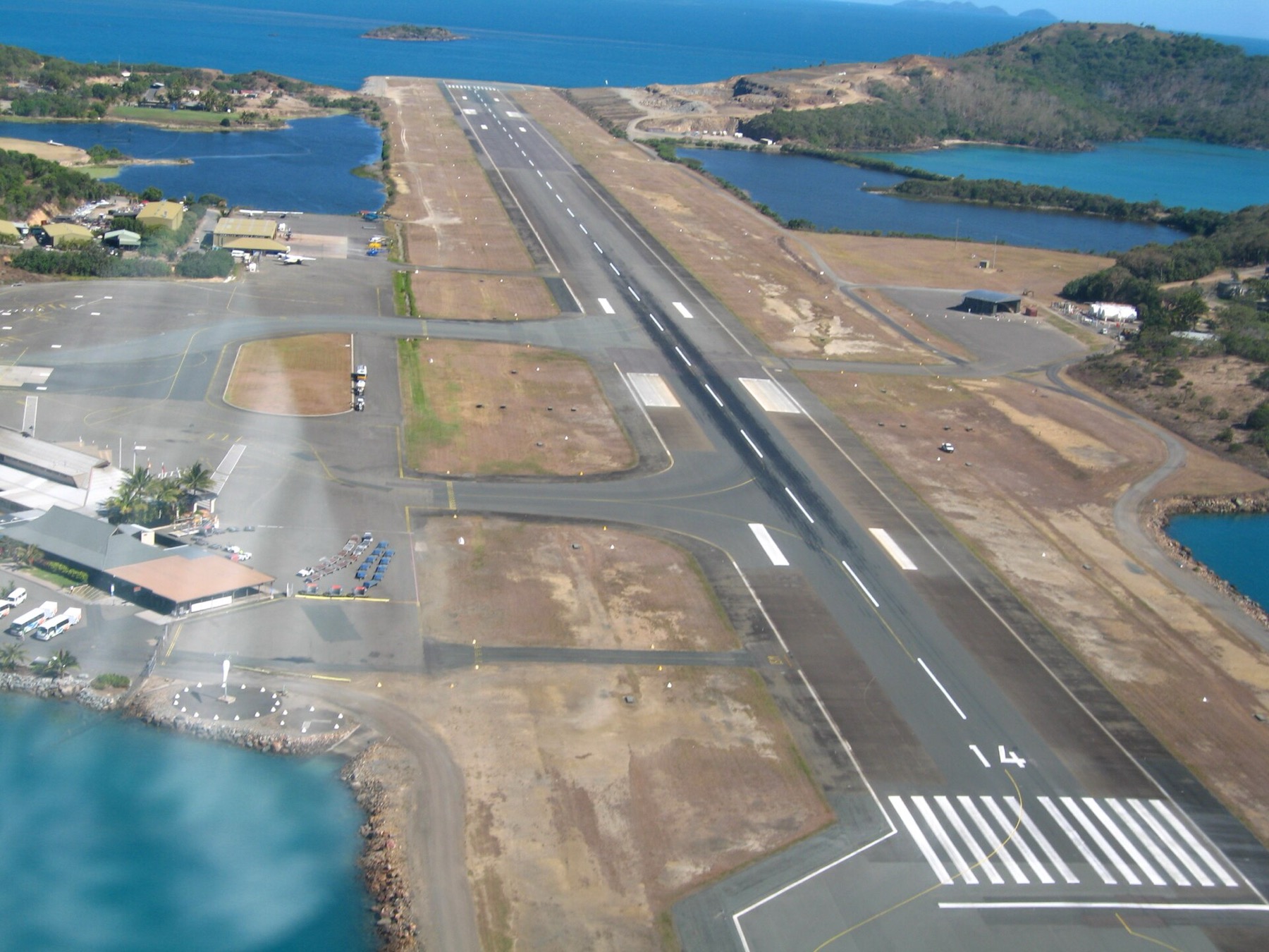 Where to Stay on the Great Barrier Reef in 2026: 12 Islands 2 Airport on Hamilton Island