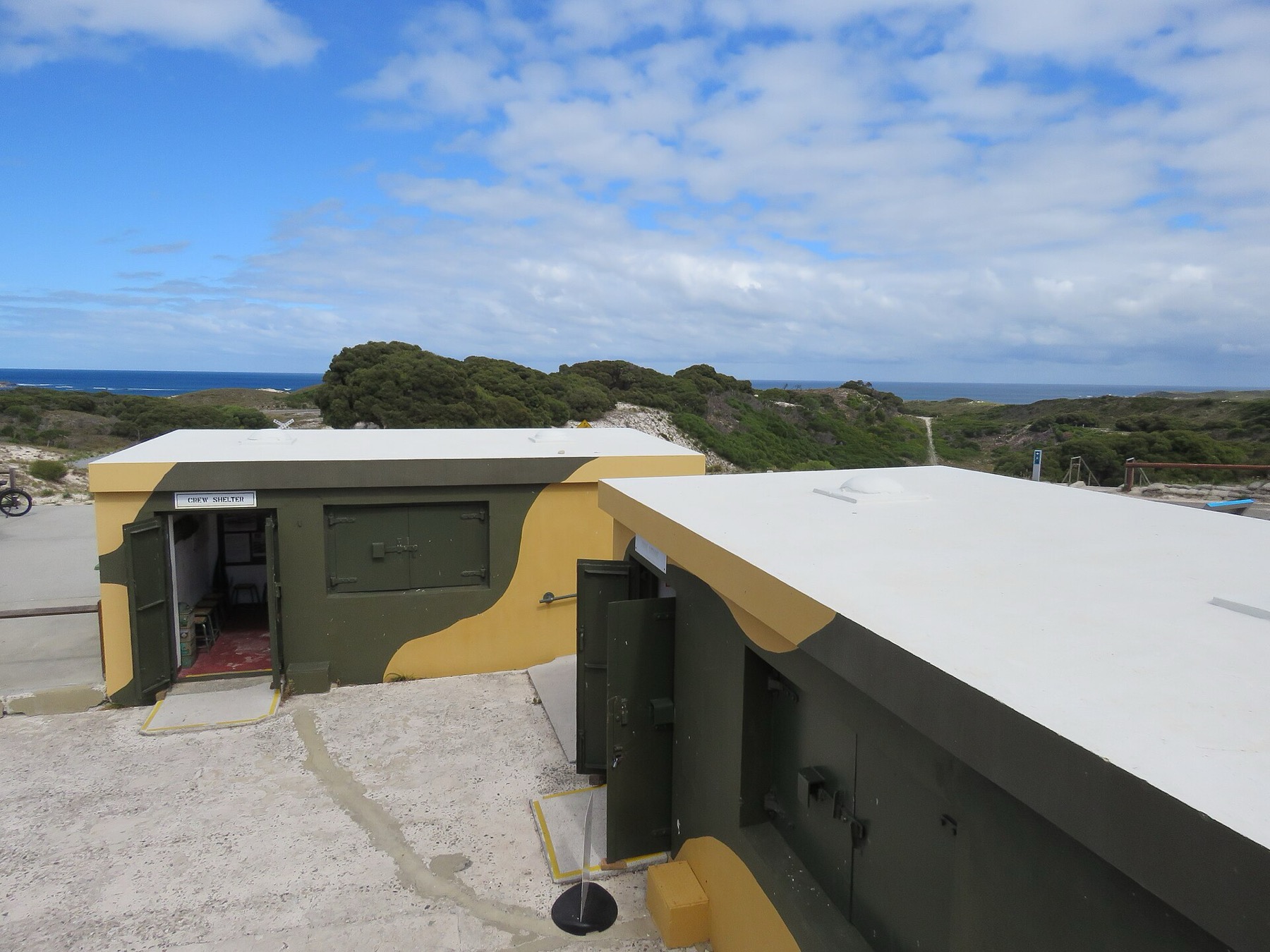 Rottnest Island, Austrálie: 12 tipů, co vidět – quokky a pláže 16 Kryt pro obsluhu děla na Oliver Hill