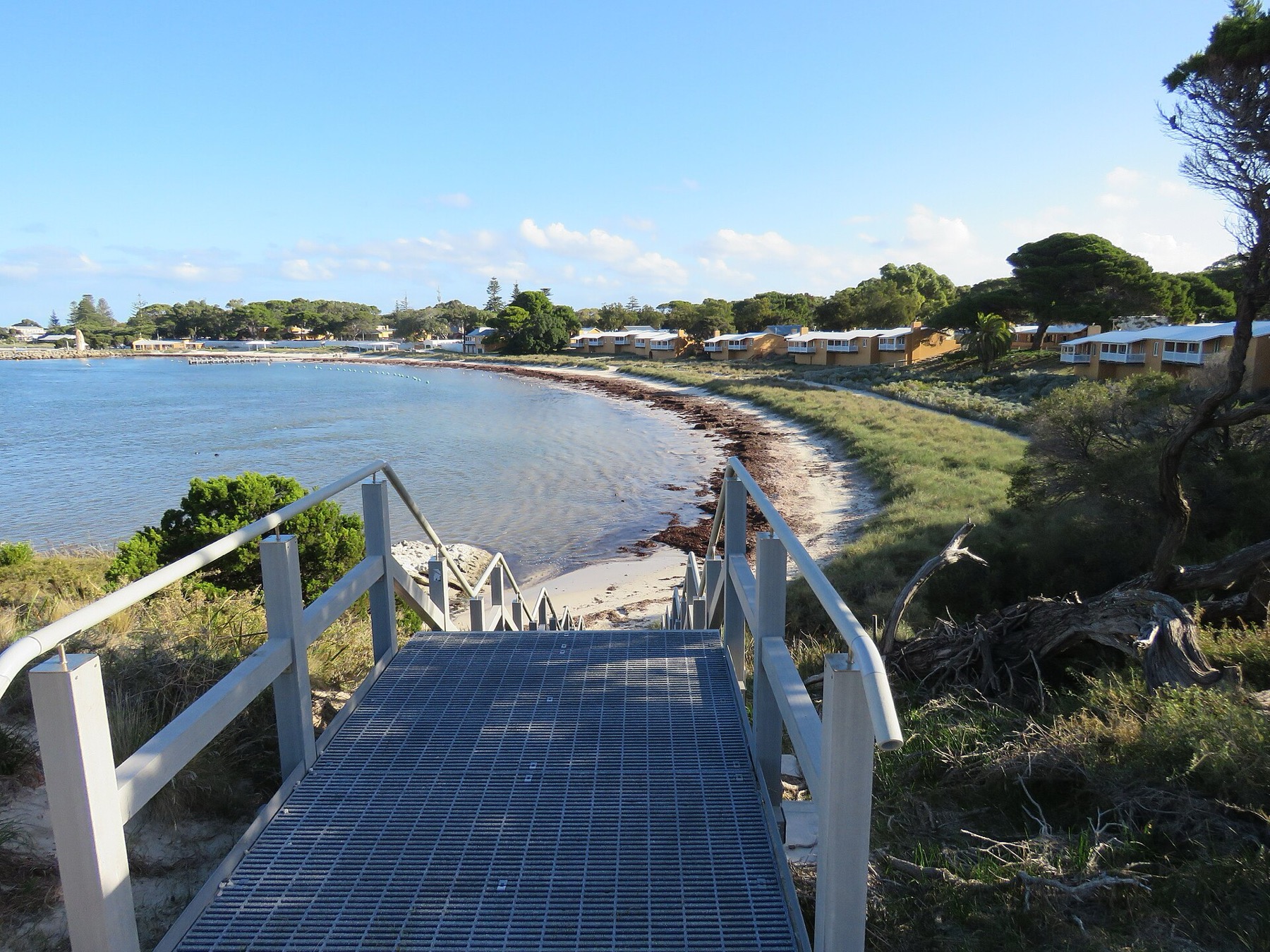 Rottnest Island, Austrálie: 12 tipů, co vidět – quokky a pláže 20 Prázdninové domky v Thomson Bay