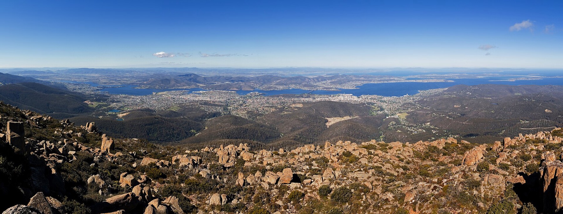 Tasmanie (Australie) : 20 lieux à voir + itinéraire pour 2026 4 Vue sur Hobart depuis le sommet de kunanyi