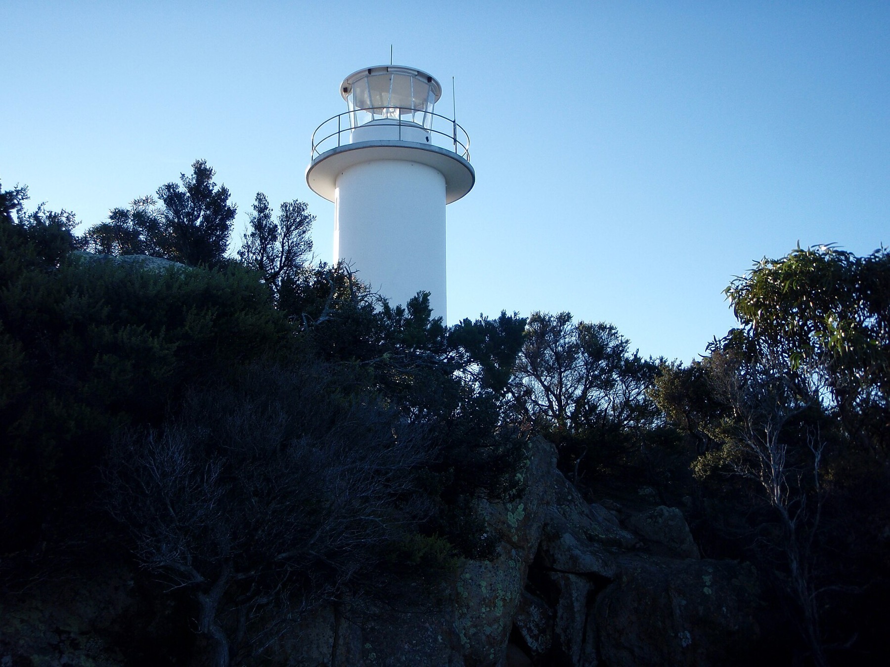 Tasmanie (Australie) : 20 lieux à voir + itinéraire pour 2026 14 Le phare de Cape Tourville