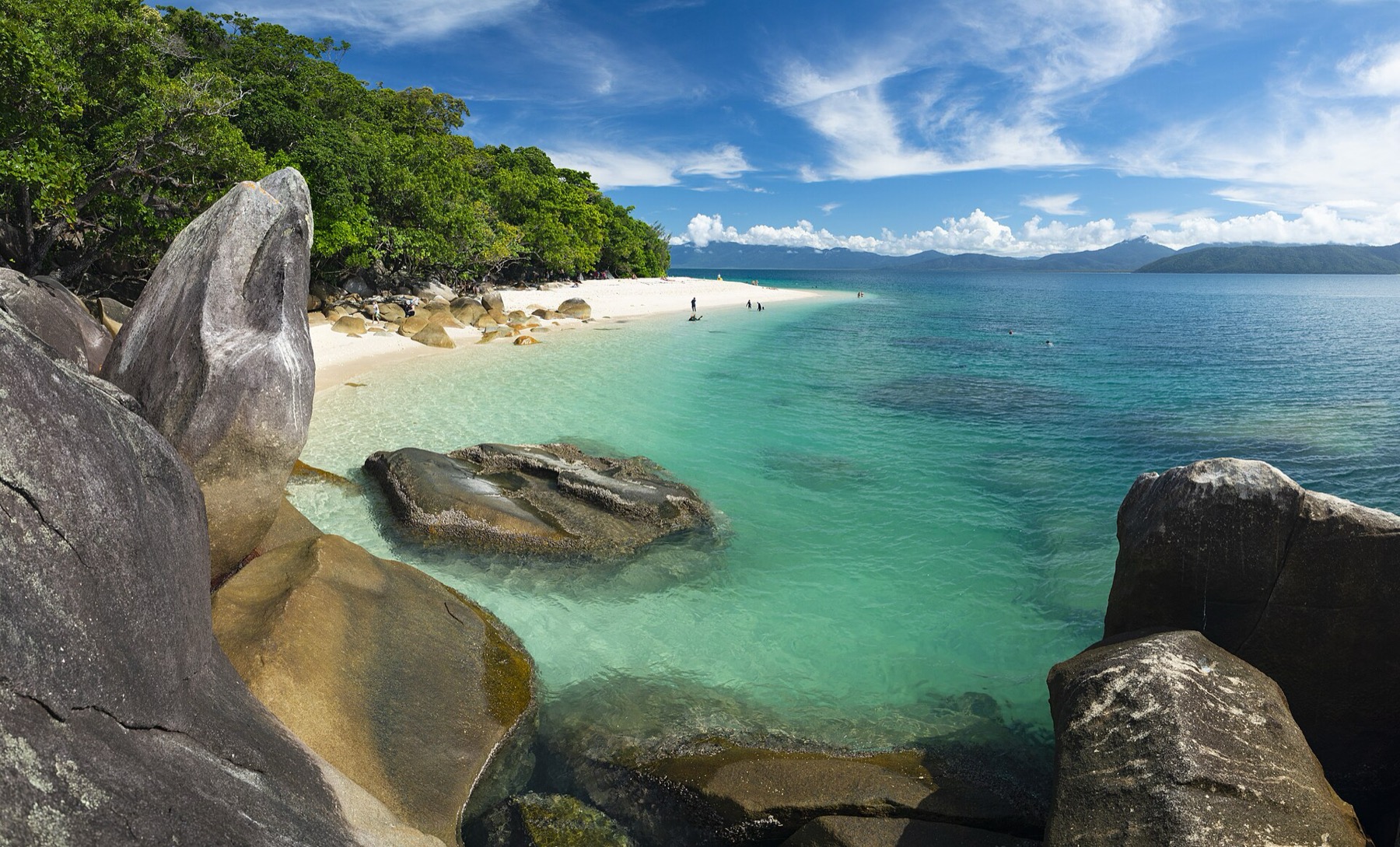 Marele Recif de Corali: excursii, prețuri și ce să știi în 2026 8 Fitzroy Island cu plaja de corali