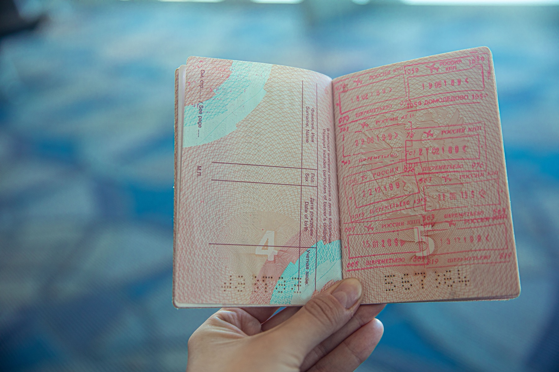 Australia Visa 2026: Free eVisitor Guide 8 Passport control