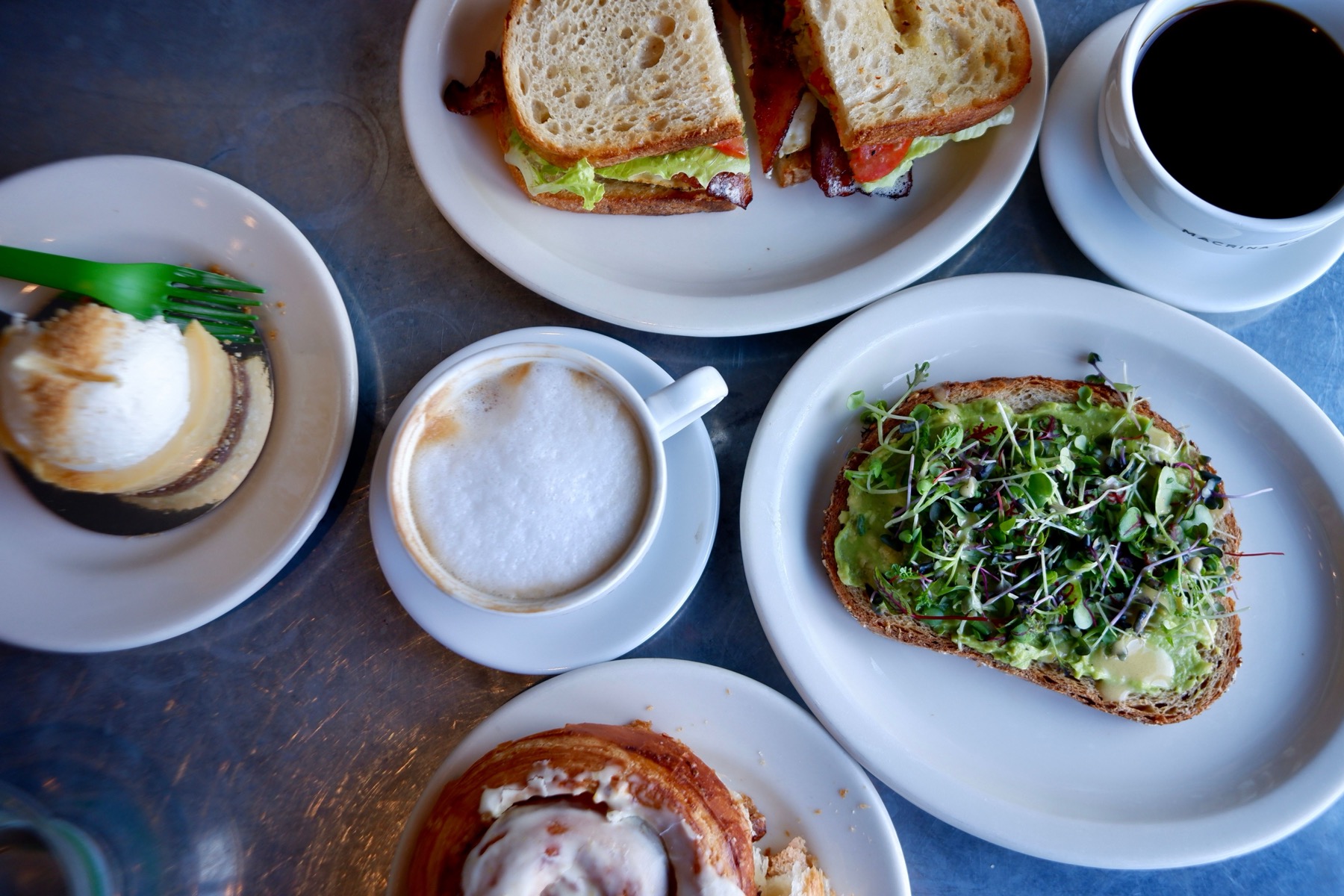 Melbourne, Austrália 2026: 23 dicas do que ver e fazer 28 Avocado toast, clássico do brunch de Melbourne