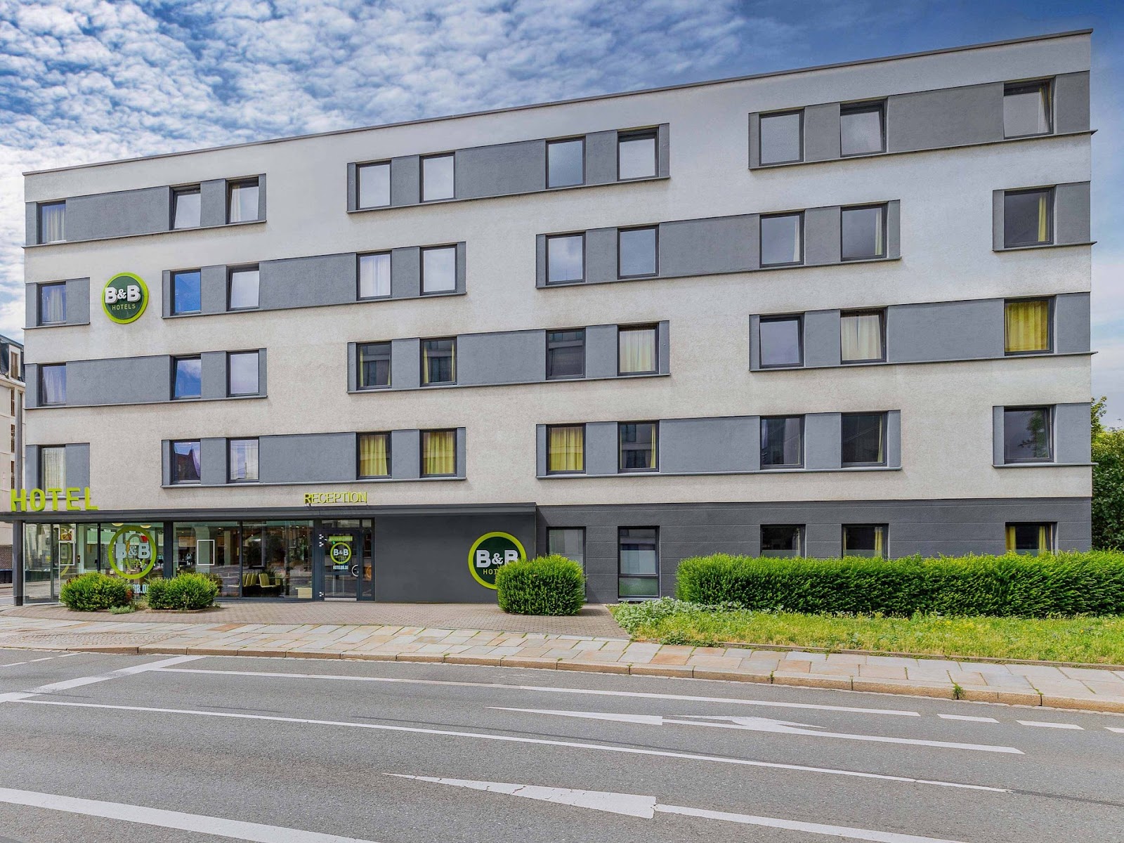 Übernachten in Dresden: 12 Tipps für die besten Hotels und Viertel 2026 12 B&B Hotel Dresden-Messe