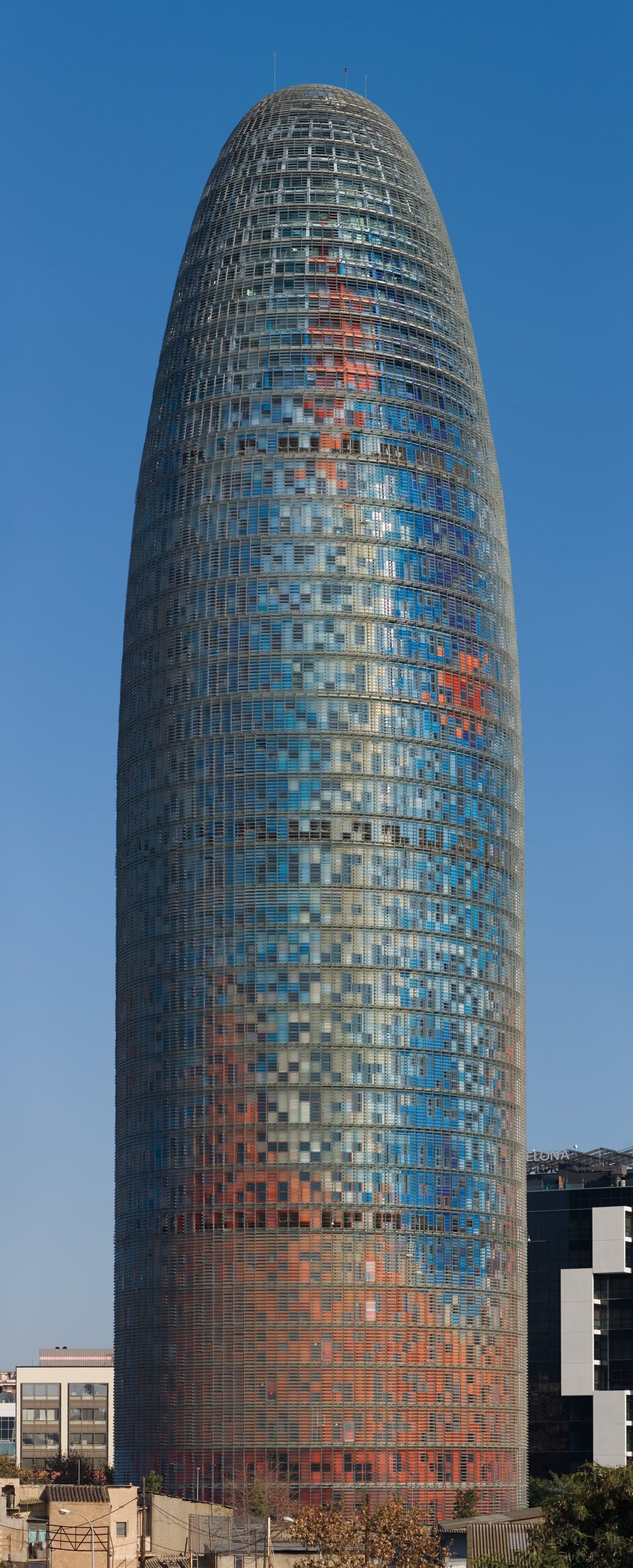 Barcelona za 3 dny: itinerář (+ varianty na 1, 2 a 5 dní) 7 Věž Torre Glòries v Barceloně