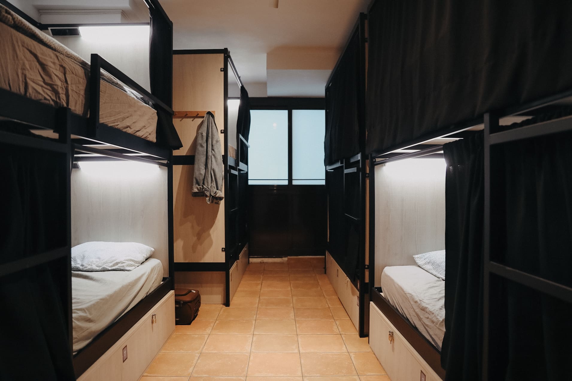 Barcelona za 3 dny: itinerář (+ varianty na 1, 2 a 5 dní) 17 Palandy v pokoji hostelu