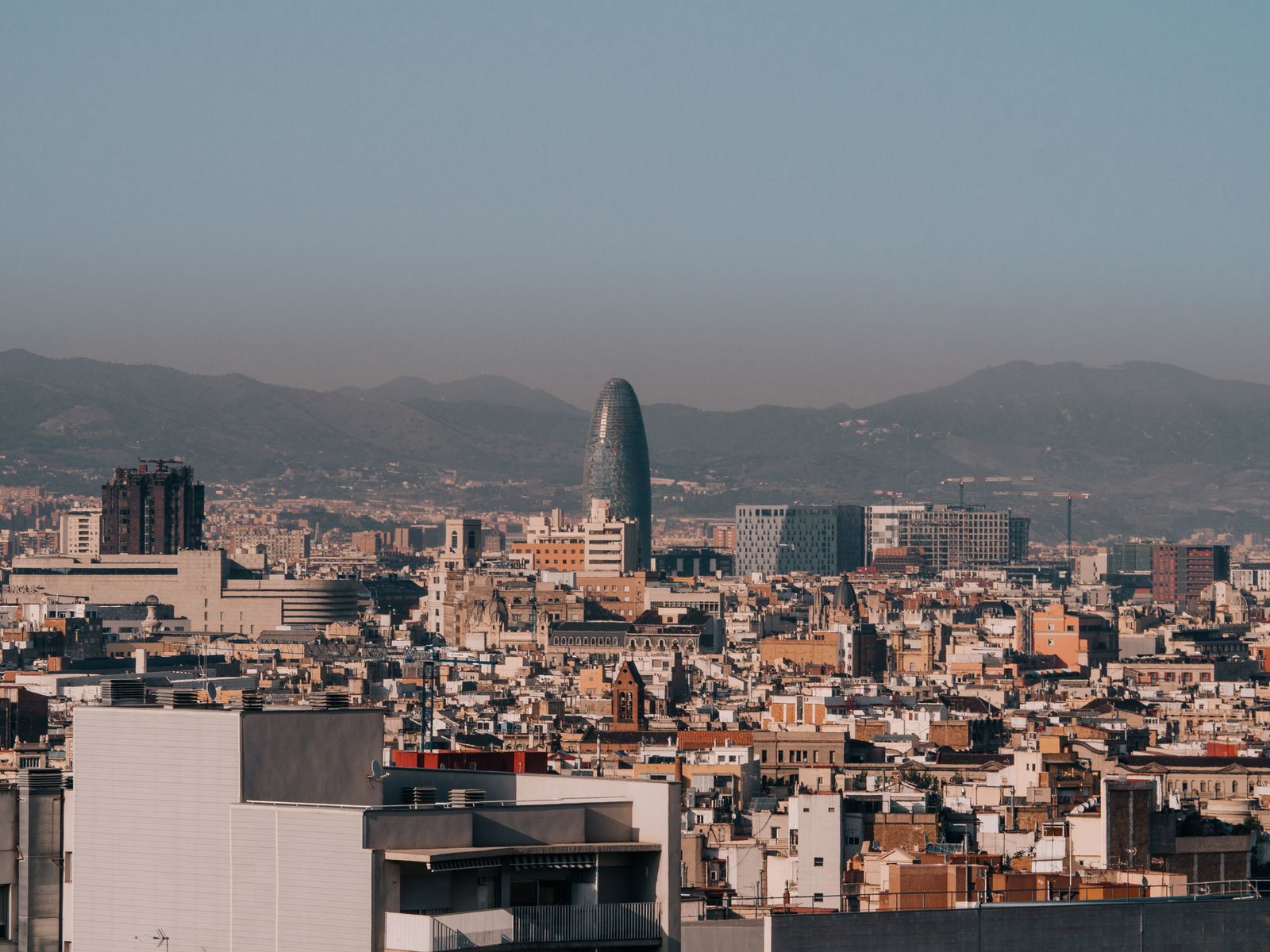 Barcelona za 3 dny: itinerář (+ varianty na 1, 2 a 5 dní) 13 Panorama Barcelony s věží Torre Glòries