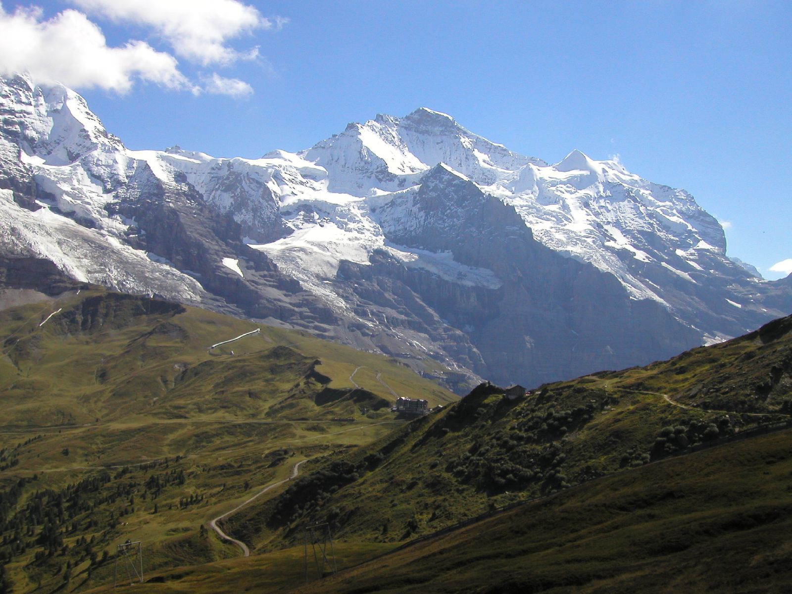 Bönigen, Switzerland: 24 Things to Do at Lake Brienz 2026 21 Panorama trail from Männlichen to Kleine Scheidegg with the Jungfrau massif