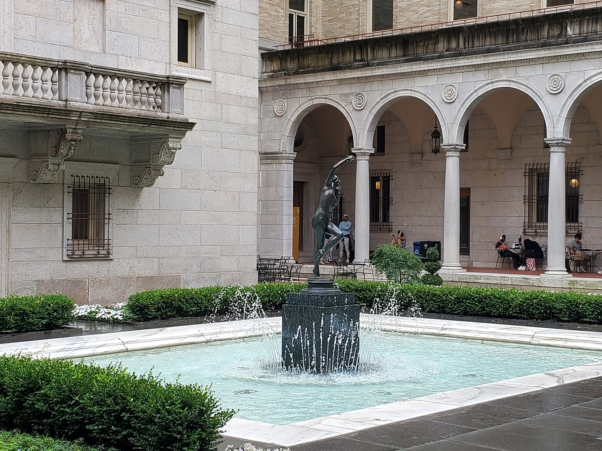 Boston, USA: 22 Things to See and Do + Freedom Trail 21 Courtyard with fountain at the Boston Public Library