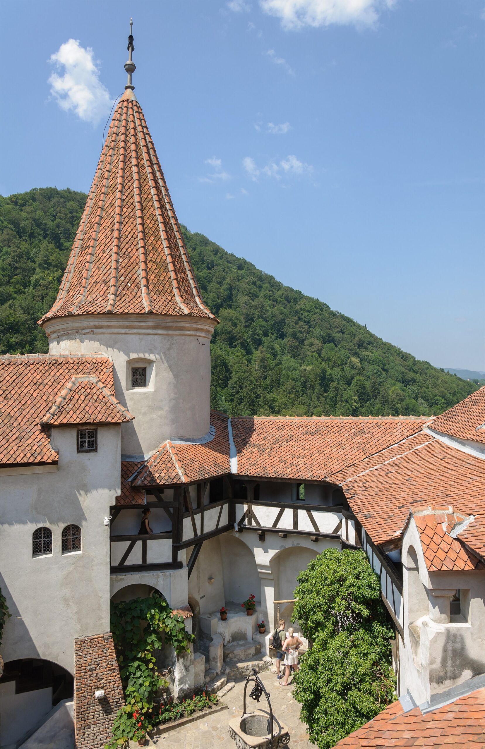Bukarest, Rumänien: 20 Sehenswürdigkeiten & Ausflüge 2026 1 Schloss Bran in Transsilvanien, das als Dracula-Schloss vermarktet wird