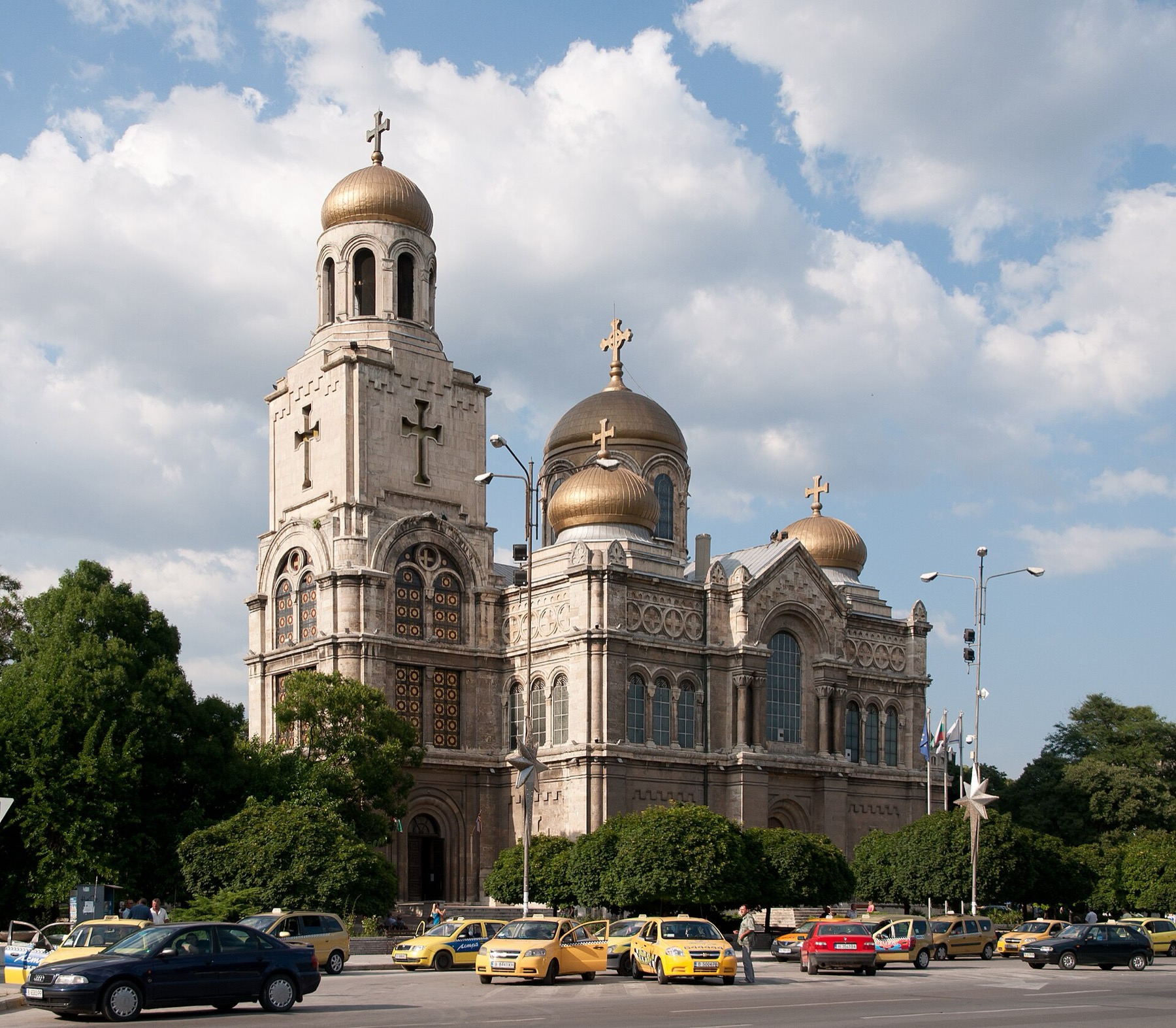 Holiday in Bulgaria 2026: 30 Most Beautiful Places + Practical Tips 2 Cathedral of the Assumption in Varna