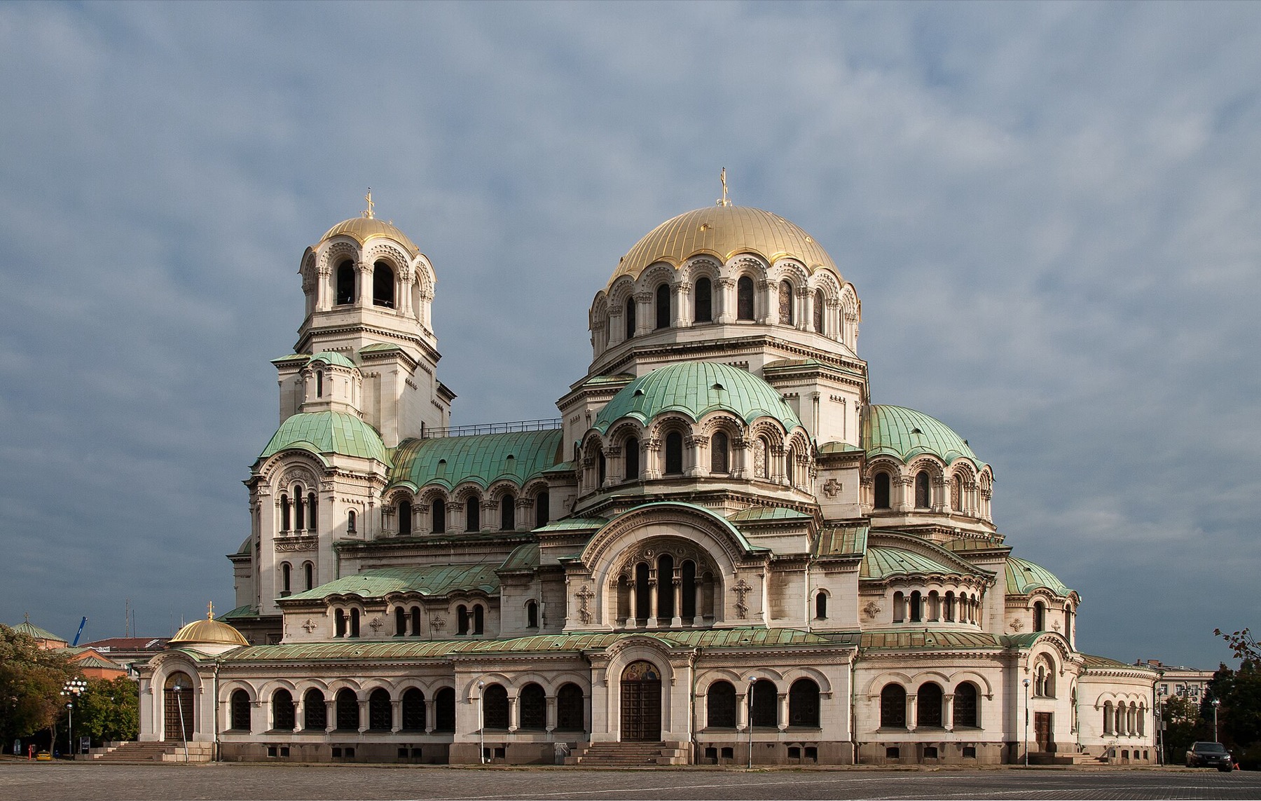Holiday in Bulgaria 2026: 30 Most Beautiful Places + Practical Tips 18 Alexander Nevsky Cathedral with golden domes in Sofia