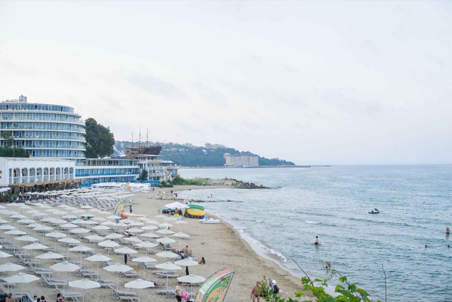 Viajes a Bulgaria todo incluido 2026: los 22 mejores resorts (también en familia) 9 Hoteles sobre la playa de Arenas Doradas