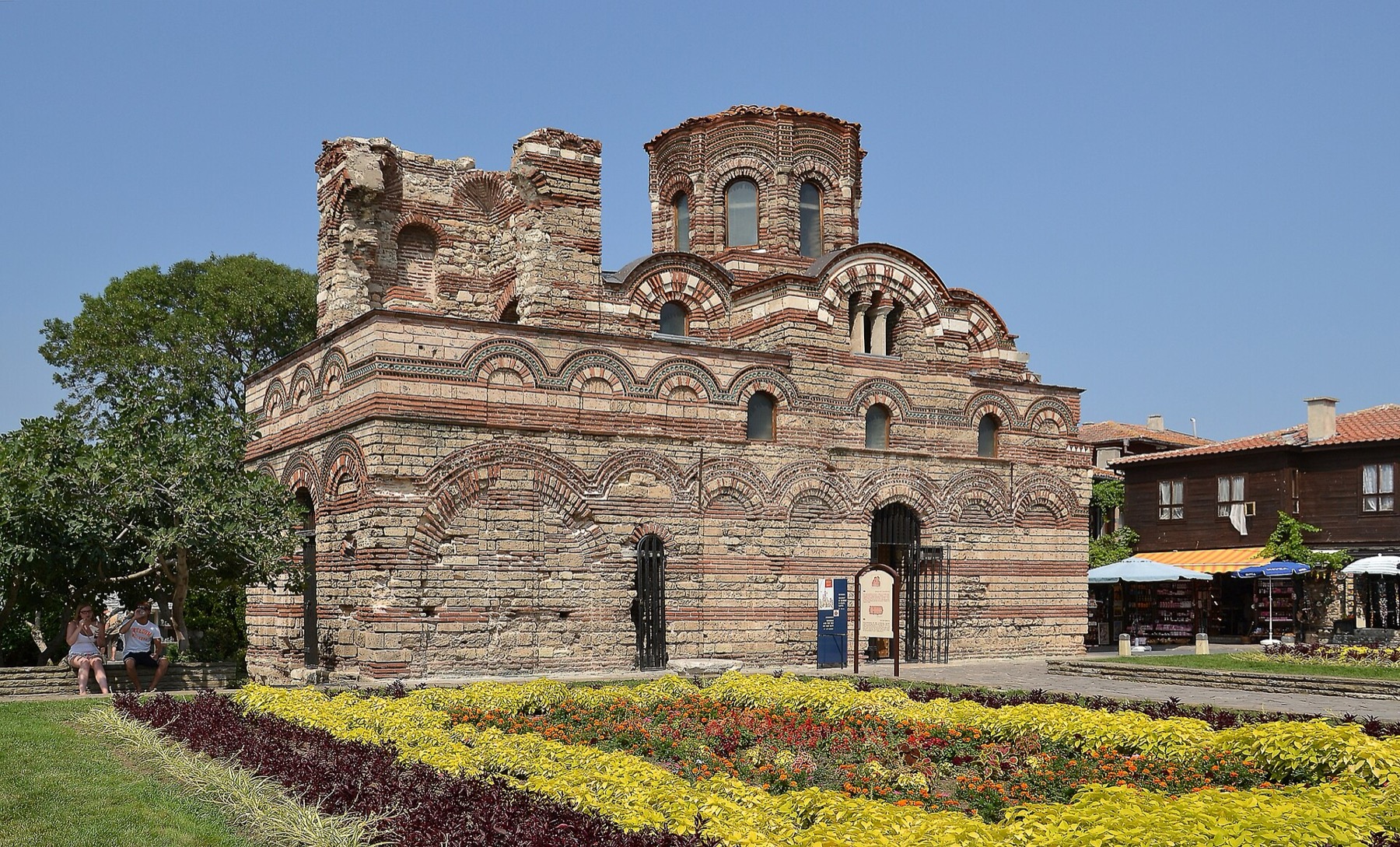 Nesebar, Bulharsko: 8 tipů, co vidět ve městě UNESCO + ceny a doprava 13 Zdobená fasáda kostela Krista Pantokratora
