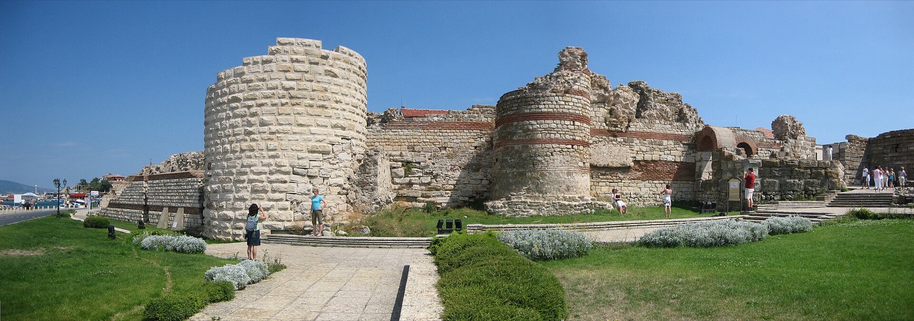 Nesebar, Bulharsko: 8 tipů, co vidět ve městě UNESCO + ceny a doprava 18 Západní hradby a hlavní městská brána