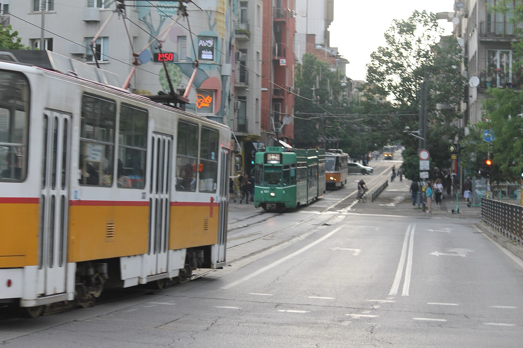 Sofía, Bulgaria 2026: 18 consejos, qué ver + precios y transporte 2 Tranvías en Sofía, el billete cuesta 0,80 euros