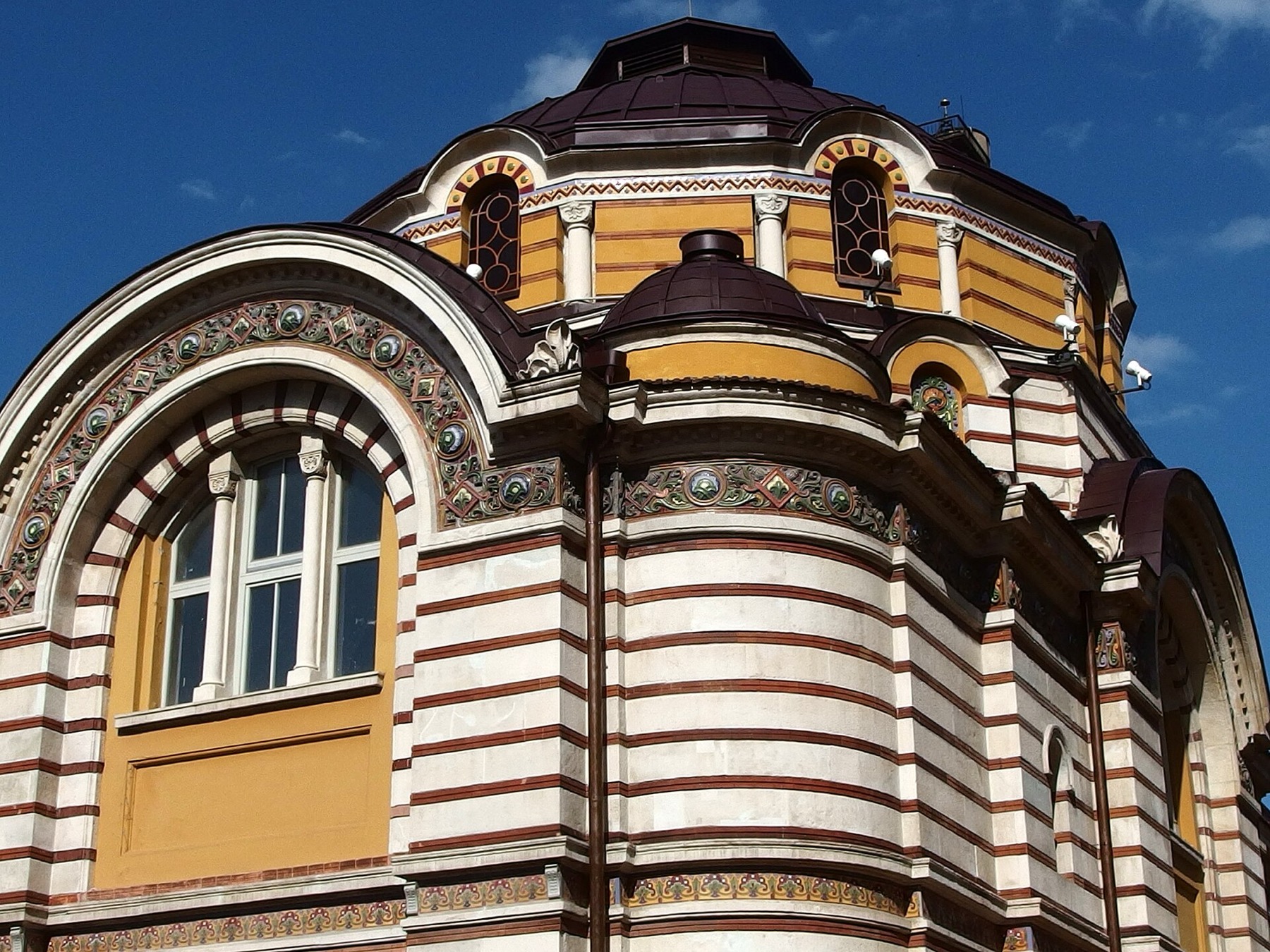 Sofía, Bulgaria 2026: 18 consejos, qué ver + precios y transporte 10 Edificio modernista de los Baños Minerales Centrales en Sofía