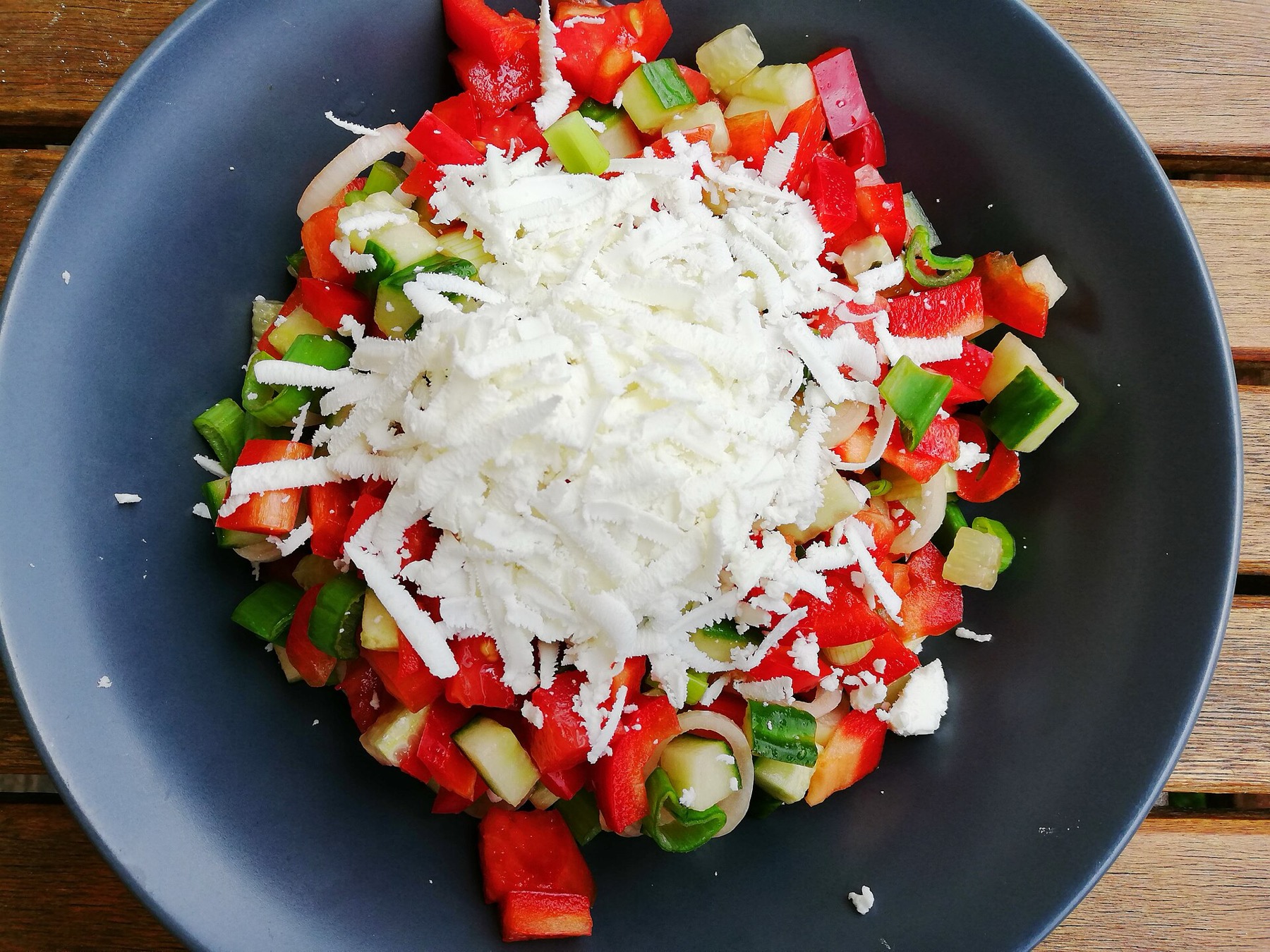 Sofía, Bulgaria 2026: 18 consejos, qué ver + precios y transporte 27 Ensalada Shopska, clásico de la cocina búlgara sin carne