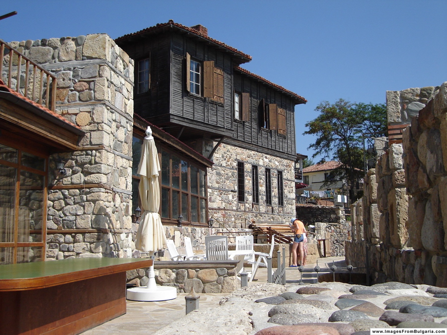 Sozopol, Bulgarien: 15 Tipps, was du in der ältesten Stadt am Meer sehen solltest + Preise 7 Holzhaus im Sozopol-Stil mit auskragendem Obergeschoss