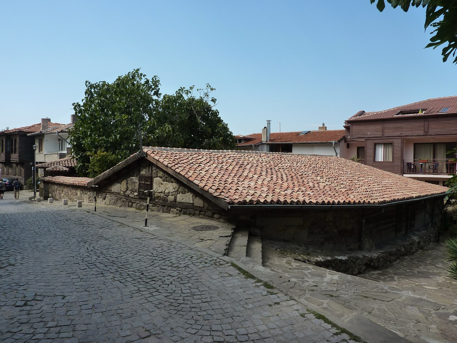 Sozopol, Bulgarien: 15 Tipps, was du in der ältesten Stadt am Meer sehen solltest + Preise 8 Die in die Erde eingelassene Kirche der Heiligen Gottesmutter