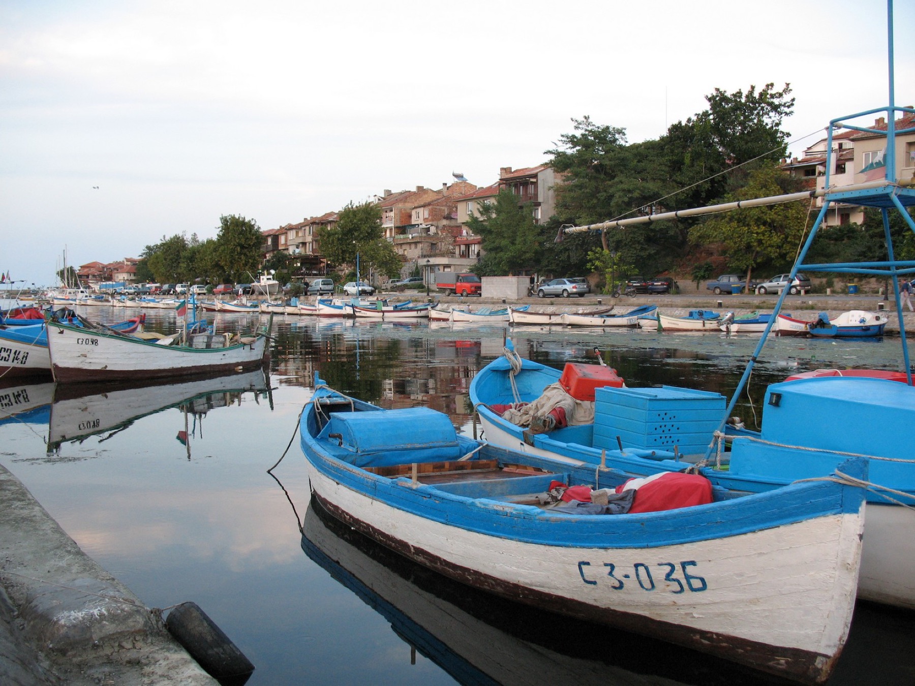 Sozopol, Bulgarien: 15 Tipps, was du in der ältesten Stadt am Meer sehen solltest + Preise 10 Fischerhafen in Sozopol, unter dessen Wasseroberfläche eine prähistorische Siedlung liegt