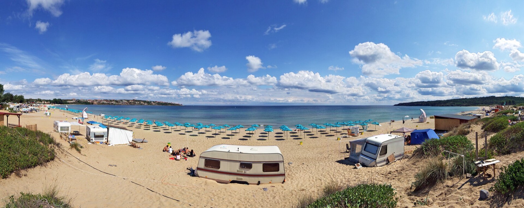 Sozopol, Bulgarien: 15 Tipps, was du in der ältesten Stadt am Meer sehen solltest + Preise 14 Smokinya-Strand mit Campingplätzen und Strandclubs