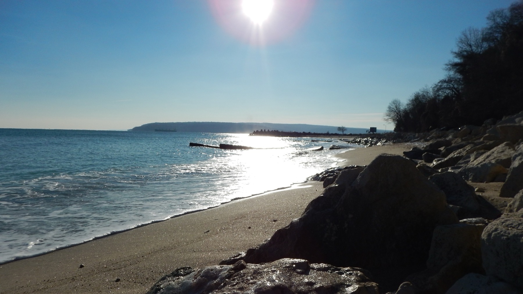 Varna, Bulgaria: 20 cosas que ver y hacer en la metrópoli del mar Negro 2026 32 Costa helada de Varna en invierno
