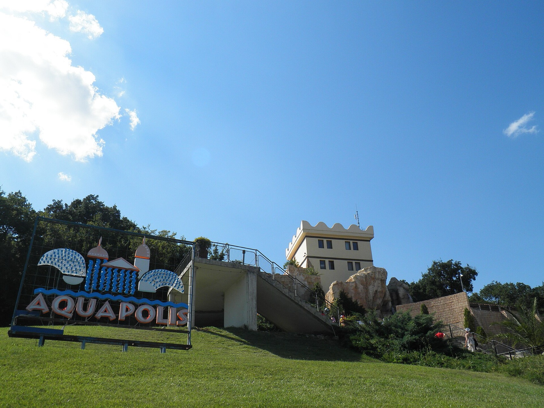 Golden Sands, Bulgaria in 2026: 15 Tips on What to See, Beaches and Costs 19 The former Aquapolis waterpark at Golden Sands