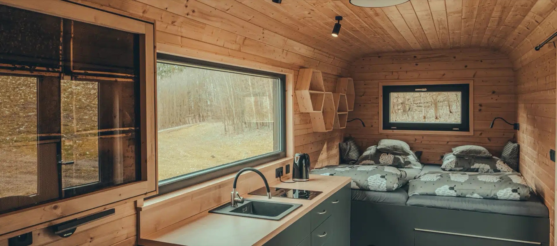Glamping Tschechien: 34 beste Orte für 2026 17 Ausstattung des Císařský medový glamping