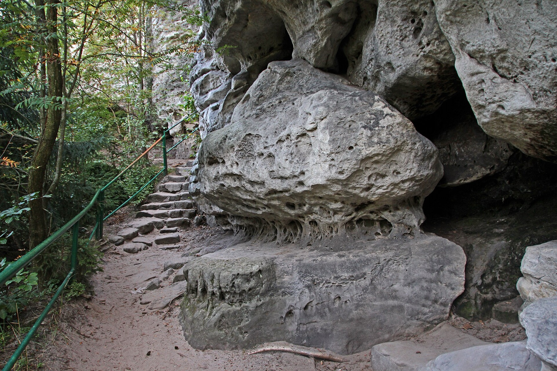 Rocas de Prachov: circuitos, entradas y 12 consejos 2026 22 Señalización de senderos en las Rocas de Prachov