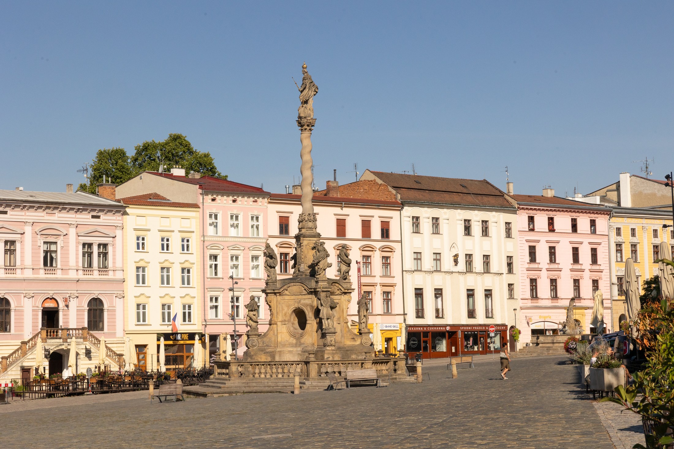 Olomouc i Tjeckien: 14 tips på vad du inte får missa 2026 5 Heliga Trefaldighetspelaren på Övre torget i Olomouc