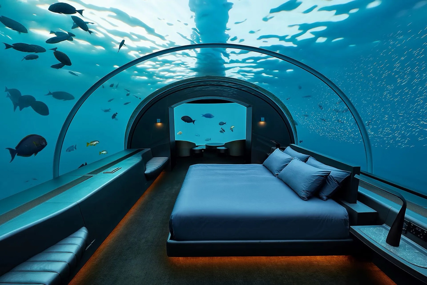 Alojamientos únicos del mundo: 35 lugares para tu bucket list en 2026 25 Dormitorio submarino de The Muraka con vistas al arrecife