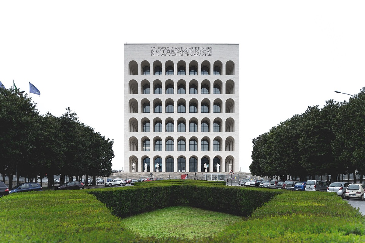 Co vidět v Římě: 40 nejlepších míst, která navštívit 42 Palazzo della Civiltà Italiana zvaný Čtvercové Koloseum ve čtvrti EUR