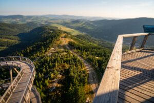 Domovská stránka 7 Dolní Morava 2026: 14 tipů, co vidět a dělat – Sky Bridge, Stezka v oblacích i lyžování