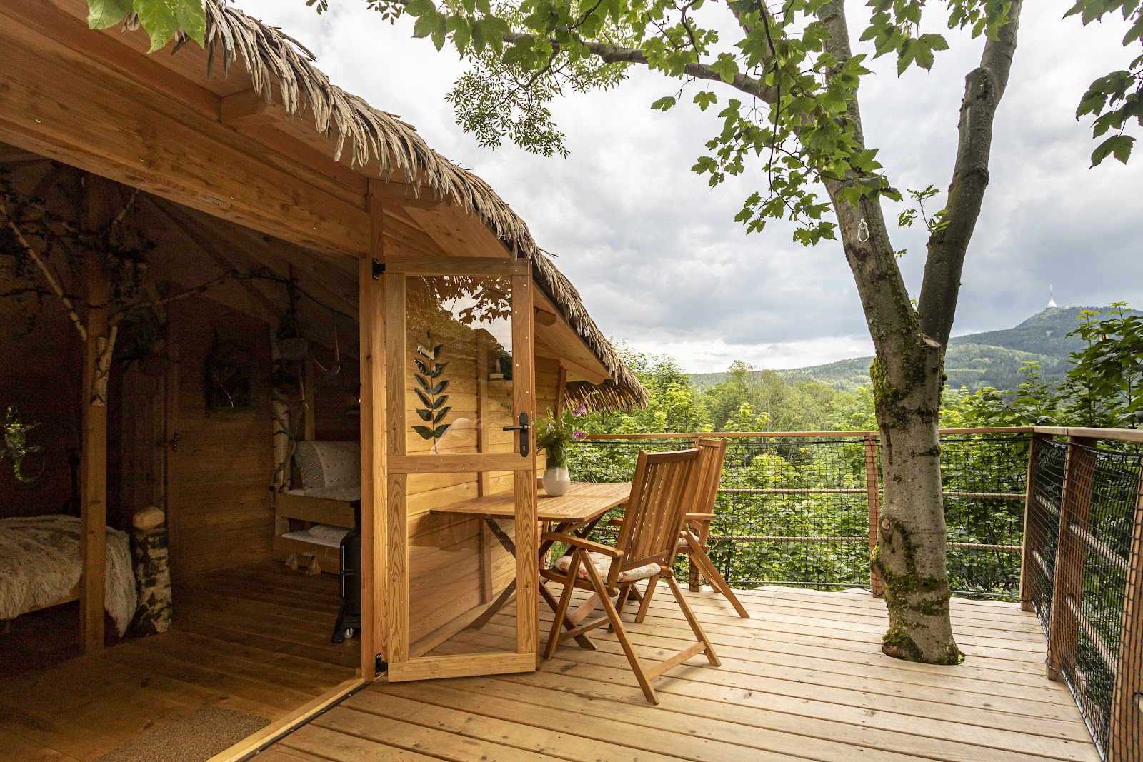 Glamping Tschechien: 34 beste Orte für 2026 26 Baumhaus TreeHouse Ještěd