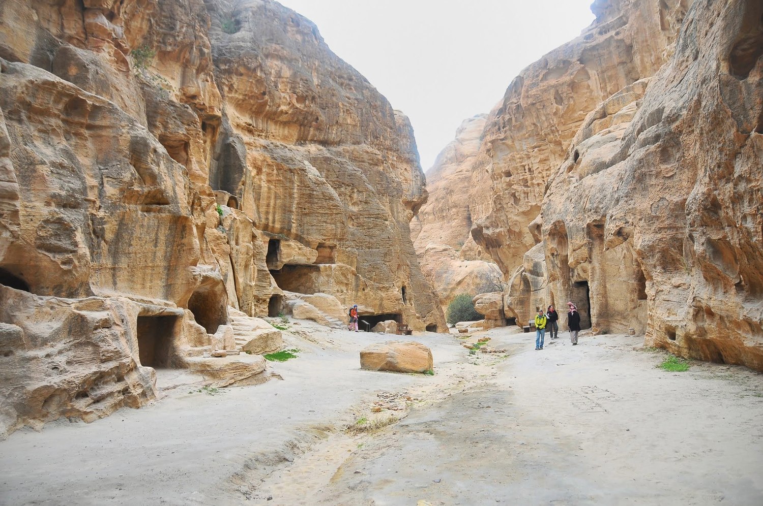 Loma Jordaniassa: 20 vinkkiä Petrasta Wadi Rumiin vuonna 2026 6 Pieni Petra, Siq al-Barid