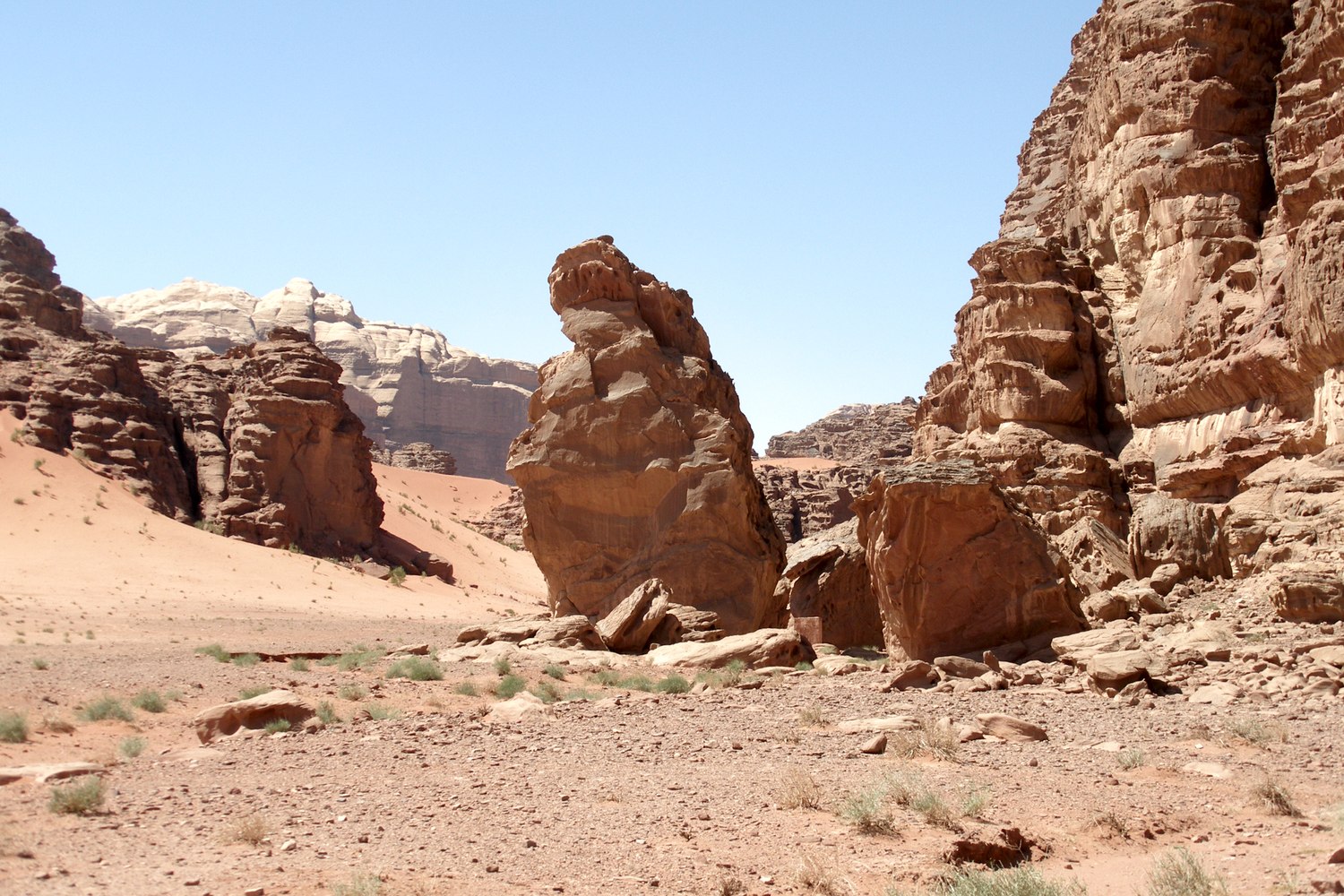 Loma Jordaniassa: 20 vinkkiä Petrasta Wadi Rumiin vuonna 2026 9 Kalliomuodostelmia Wadi Rumissa