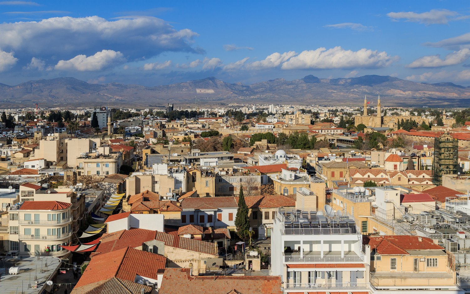 Vakantie Cyprus: 24 tips wat te zien en waar naar zee in 2026 24 Ledra Street in het verdeelde Nicosia