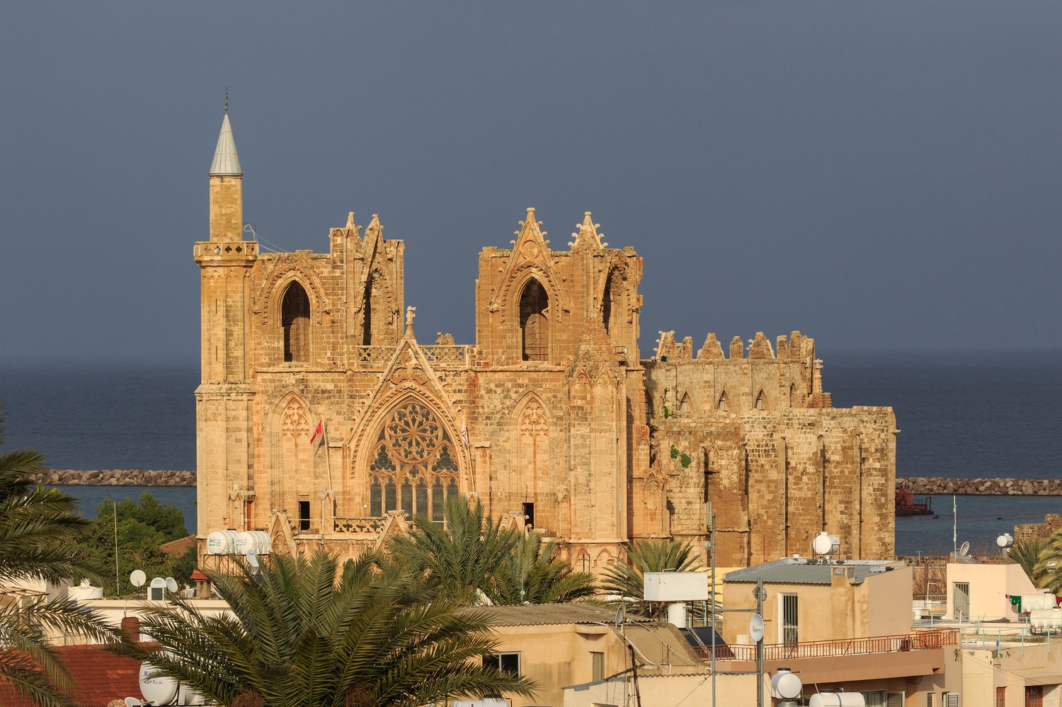 Vakantie Cyprus: 24 tips wat te zien en waar naar zee in 2026 26 Gotische kathedraal in Famagusta