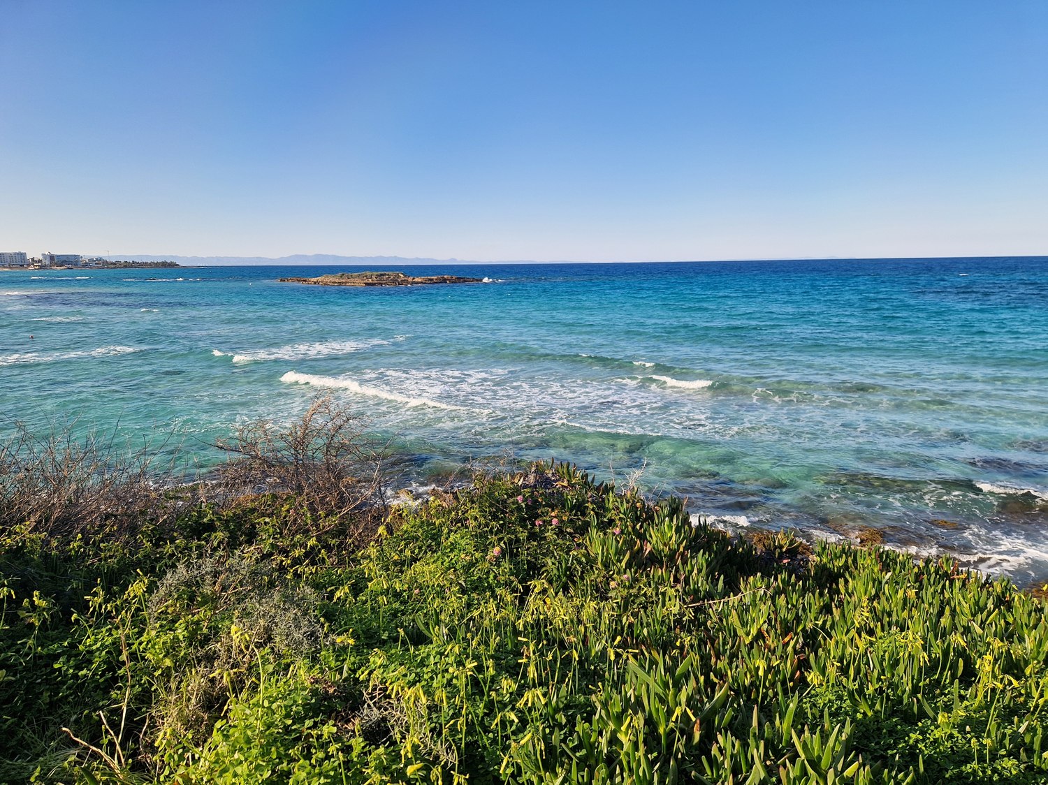 Vakantie Cyprus: 24 tips wat te zien en waar naar zee in 2026 1 Turquoise zee bij Ayia Napa